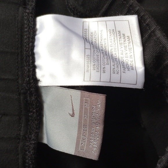 Nike Medium Black Capris, Elastic Waist, Tie - Picture 4 of 4